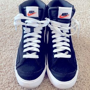 Nike mid 77 blazers